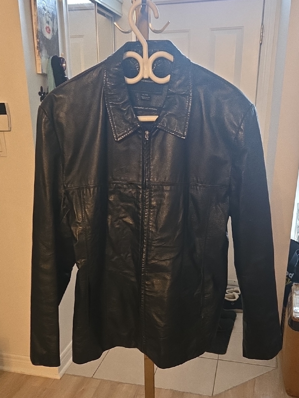 Isaac Mizrahi leather jacket, zipper, with pockets, black